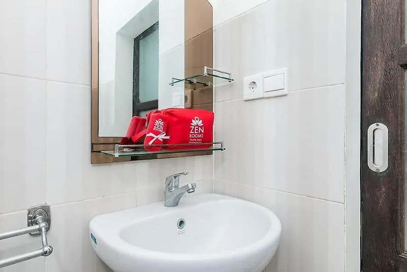 **  Super Oyo 2417 Panen House Hotell Seminyak Indonesien