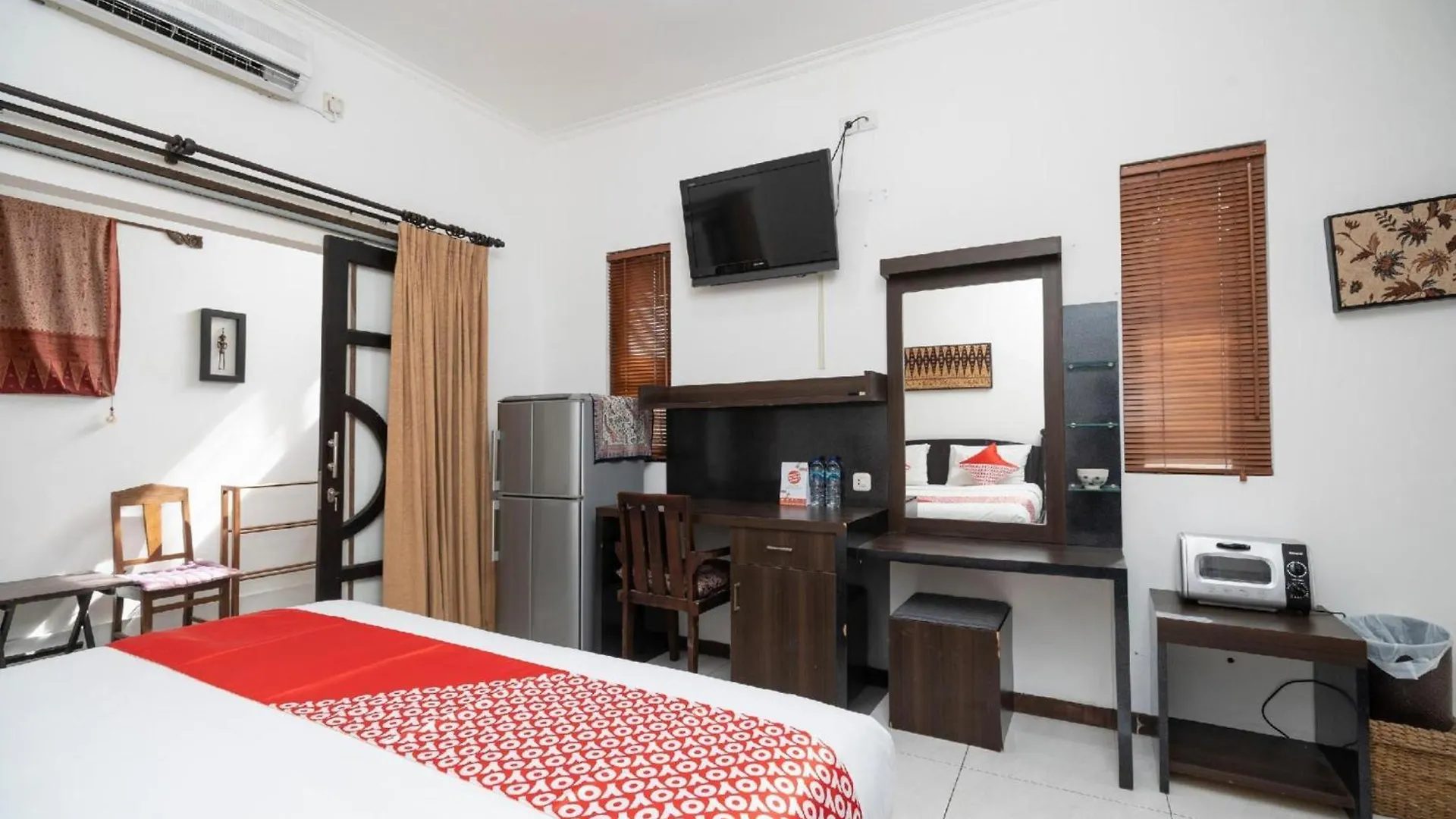 Hotel Super Oyo 2417 Panen House Seminyak 2*,  Indonezja