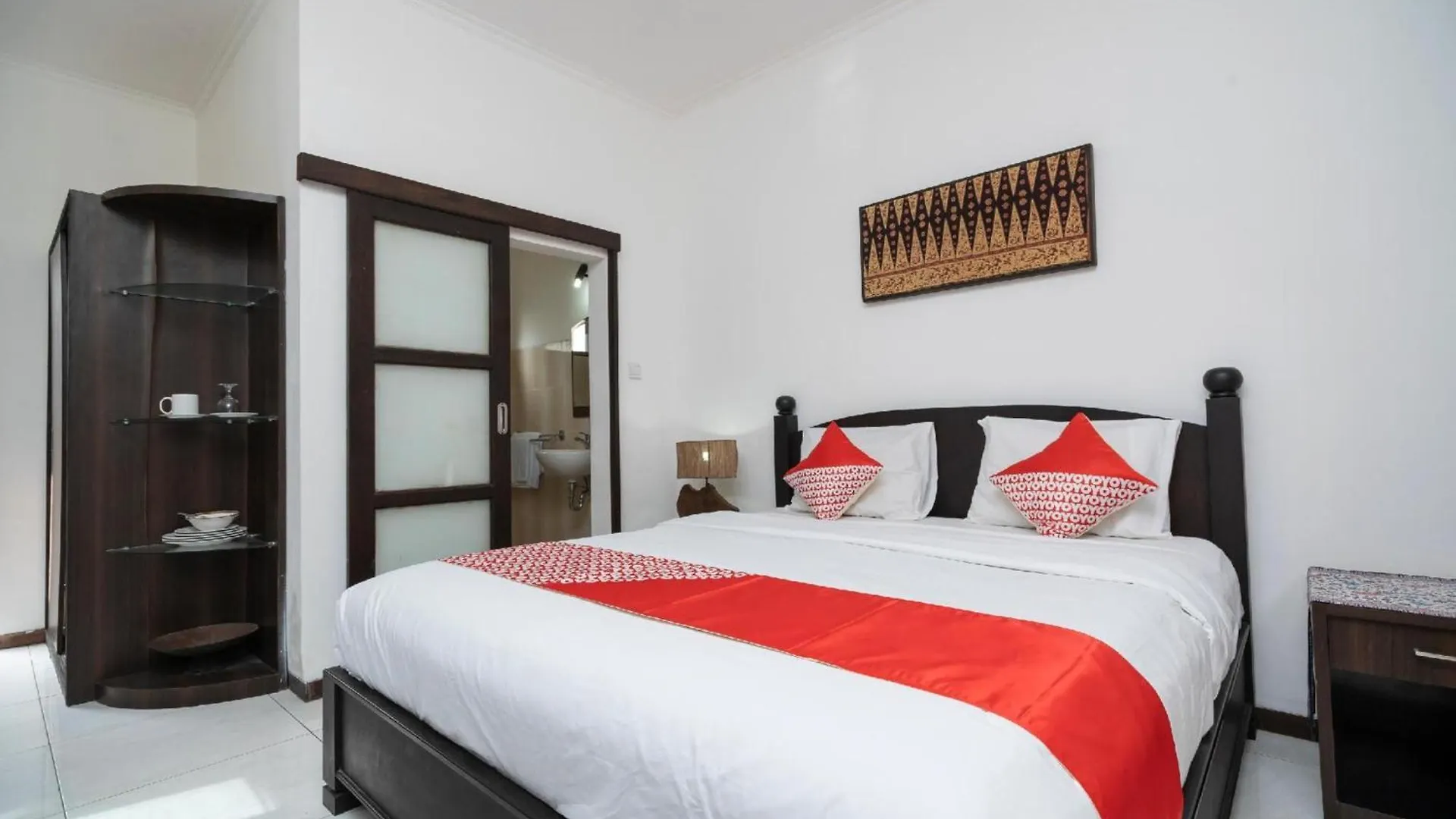 **  Super Oyo 2417 Panen House Hotel Seminyak  Indonesia